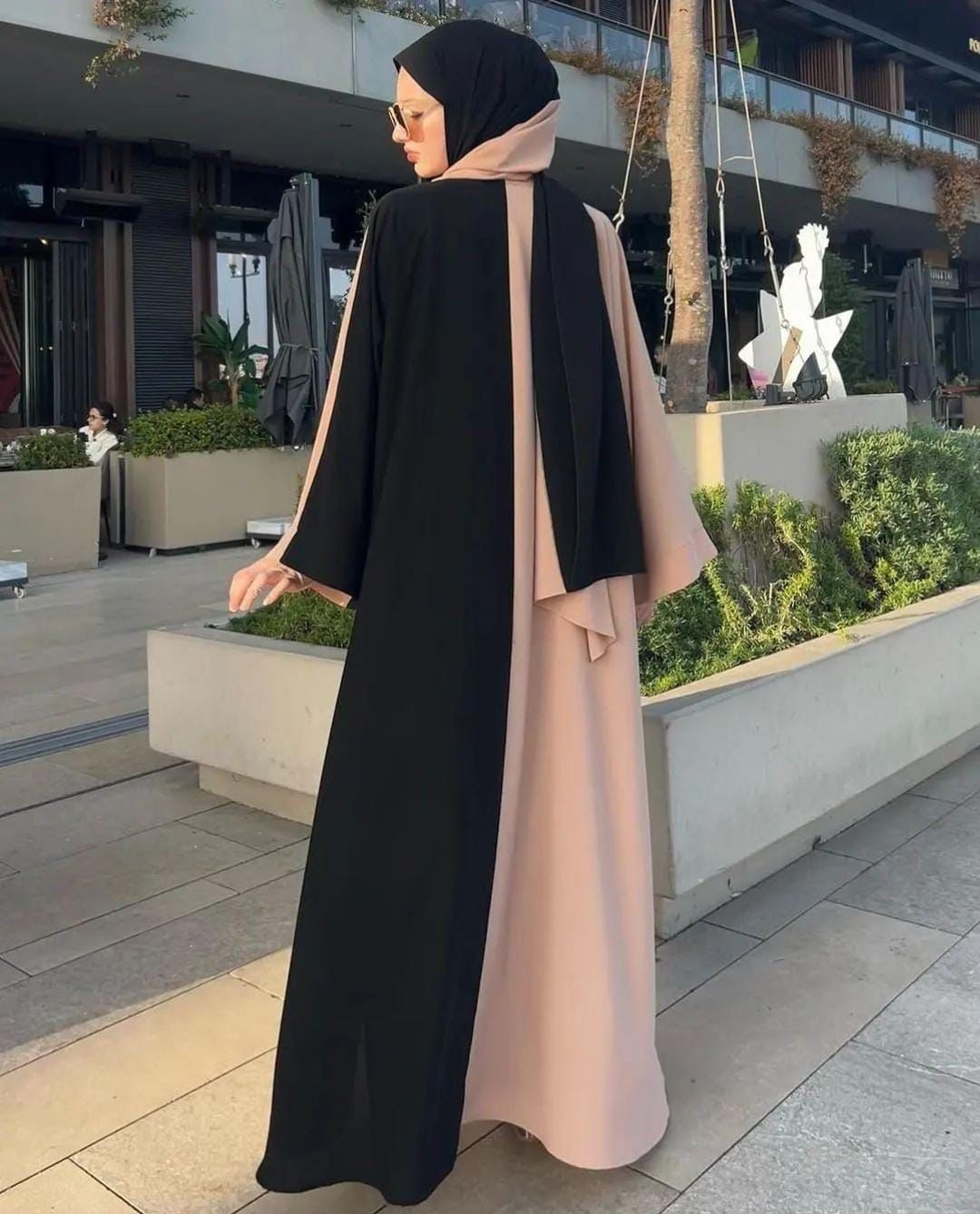 Mahroosh Two Color Abaya with Stoller