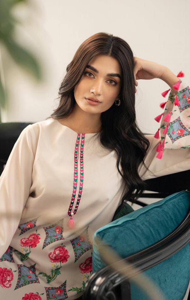 Noor-e-Siyah 2-Piece Kurta & Trouser Set