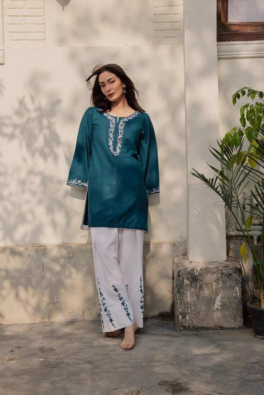 Husn-e-Zar 2-Piece Embroidered Suit