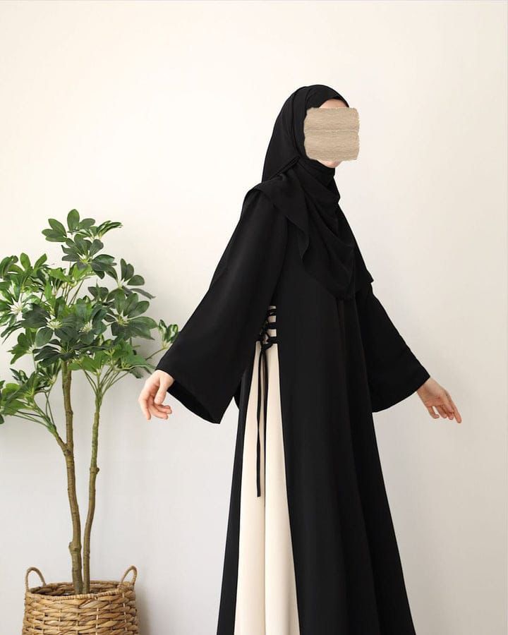 Mahvash Two Color Abaya with Stoller