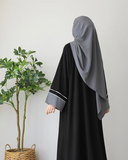Lahzaa Front Zip Abaya with Stoller