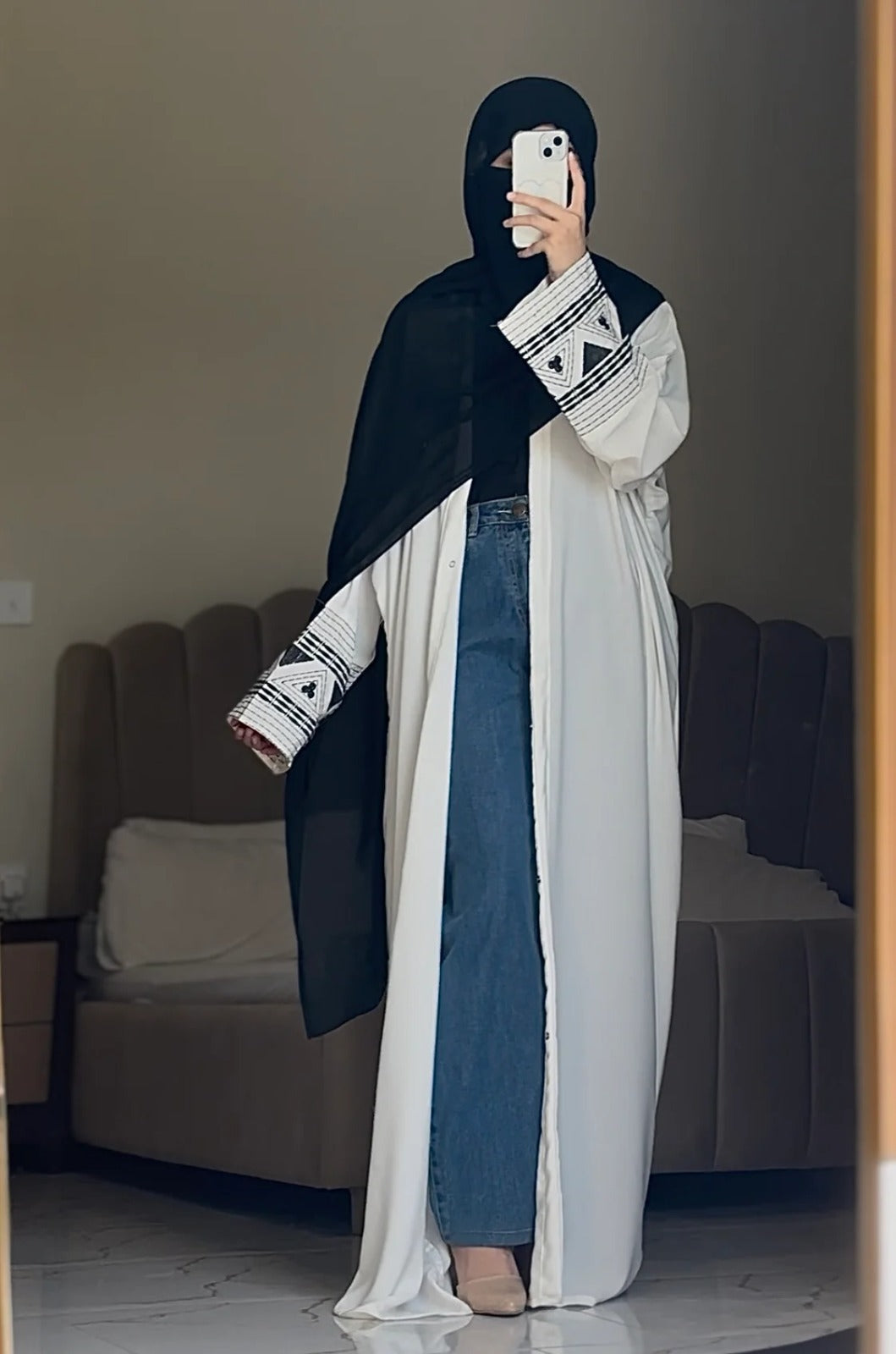 Hoor Sleeves Embroidered Abaya