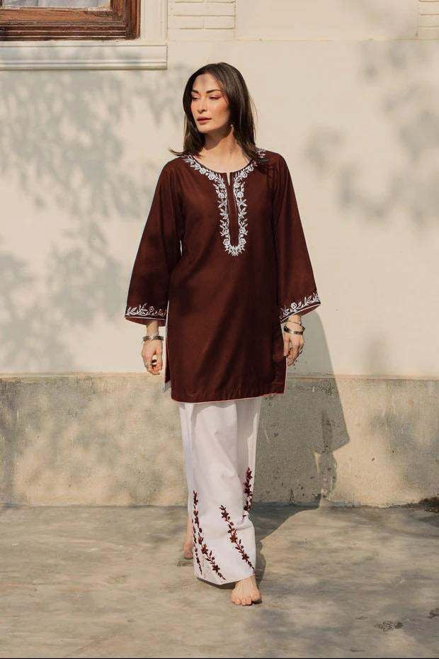 Husn-e-Zar 2-Piece Embroidered Suit