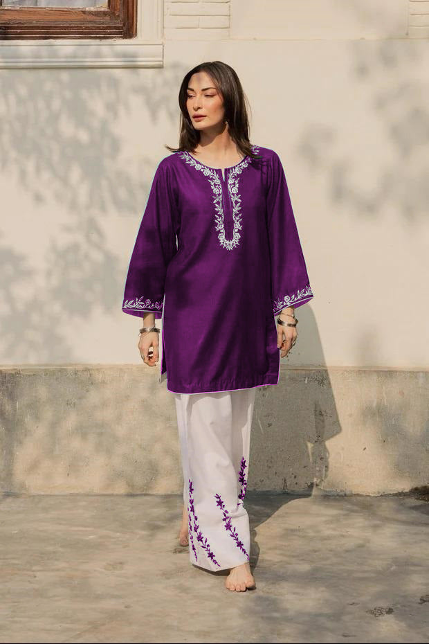 Husn-e-Zar 2-Piece Embroidered Suit