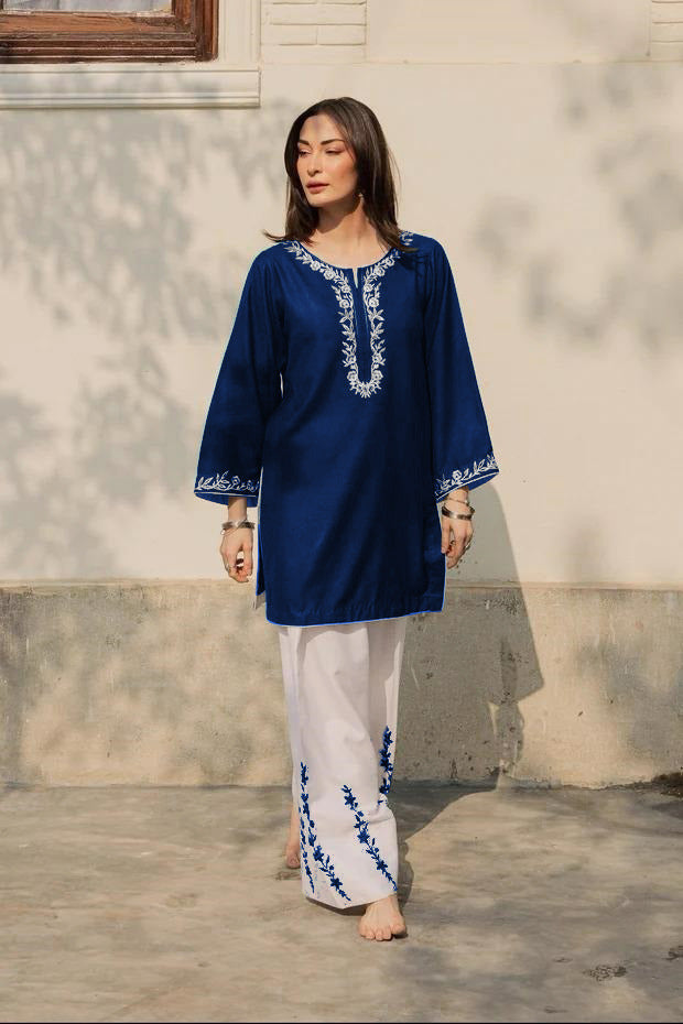 Husn-e-Zar 2-Piece Embroidered Suit