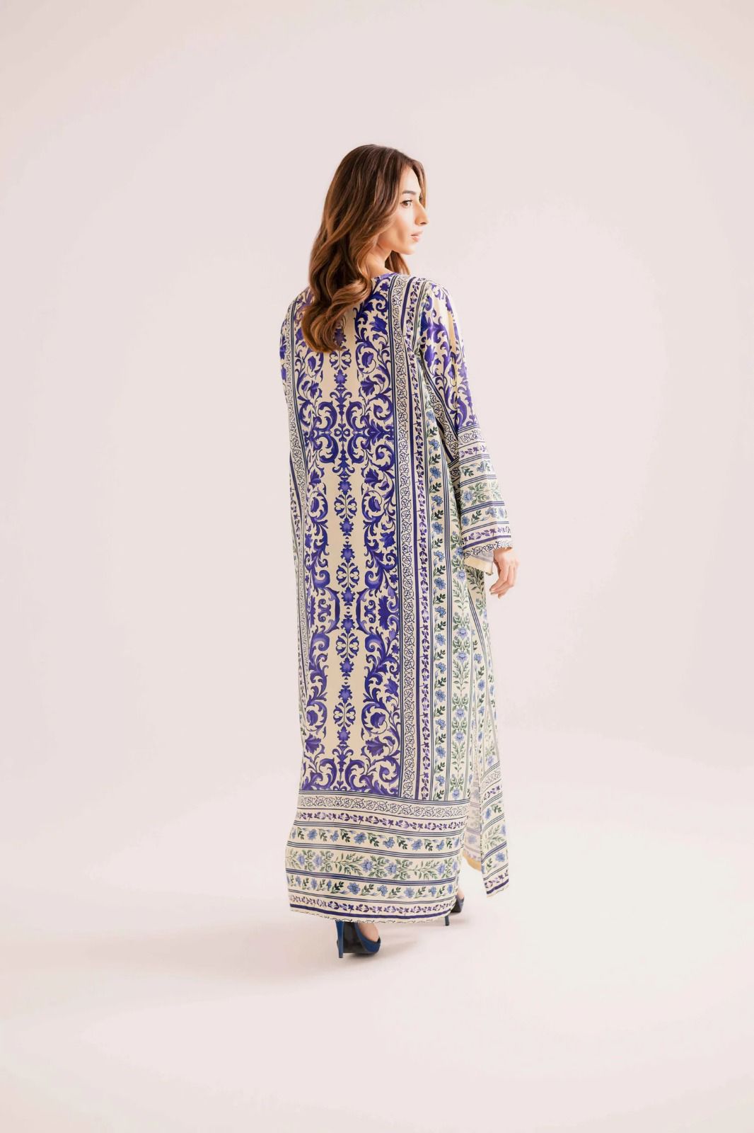 Gul-e-Raaz 2-Piece Kurta & Trouser Set