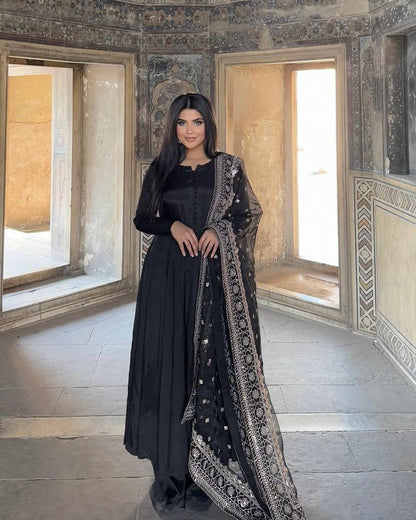 Shahkaar 3-Piece Maxy With Embroidered Dupatta