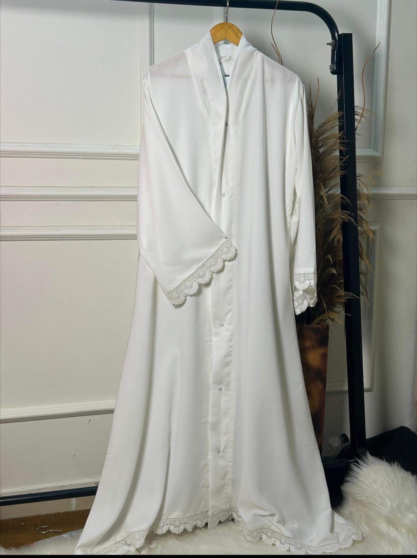 Hoor White Grace Abaya