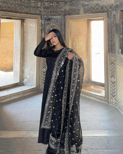 Shahkaar 3-Piece Maxy With Embroidered Dupatta