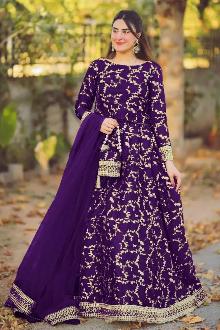Raqs-e-Noor 3-Piece Embroidered Suit