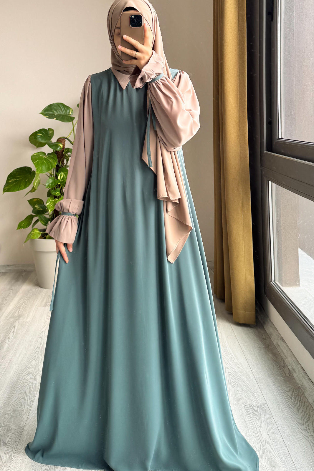 Hayat Abaya with Stoller