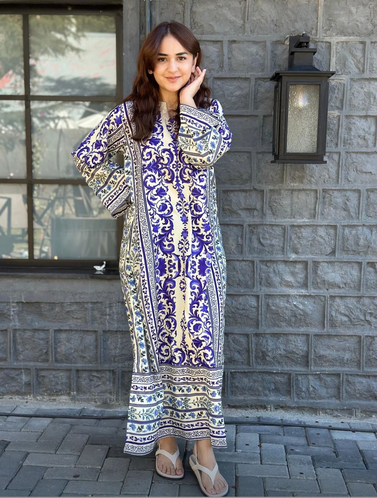 Gul-e-Raaz 2-Piece Kurta & Trouser Set