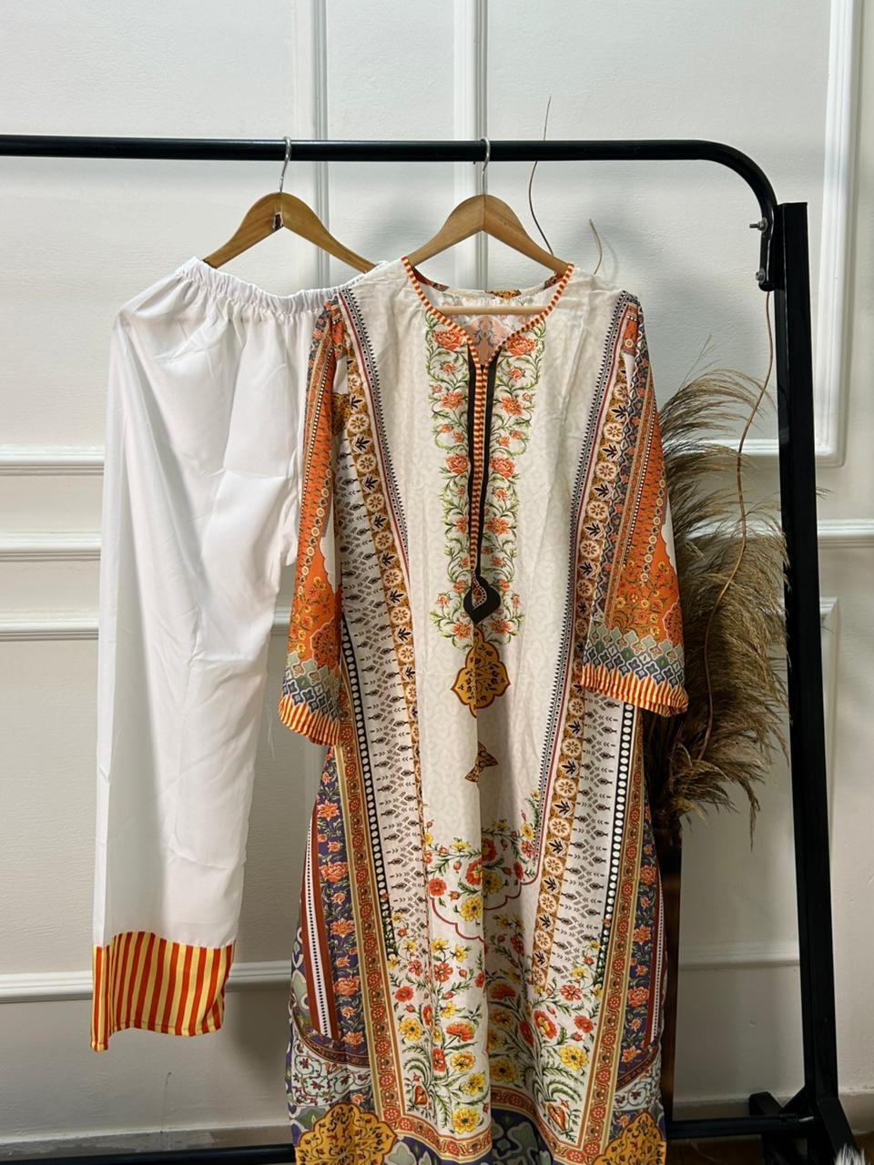 Husna 2-Piece Kurta & Trouser Set