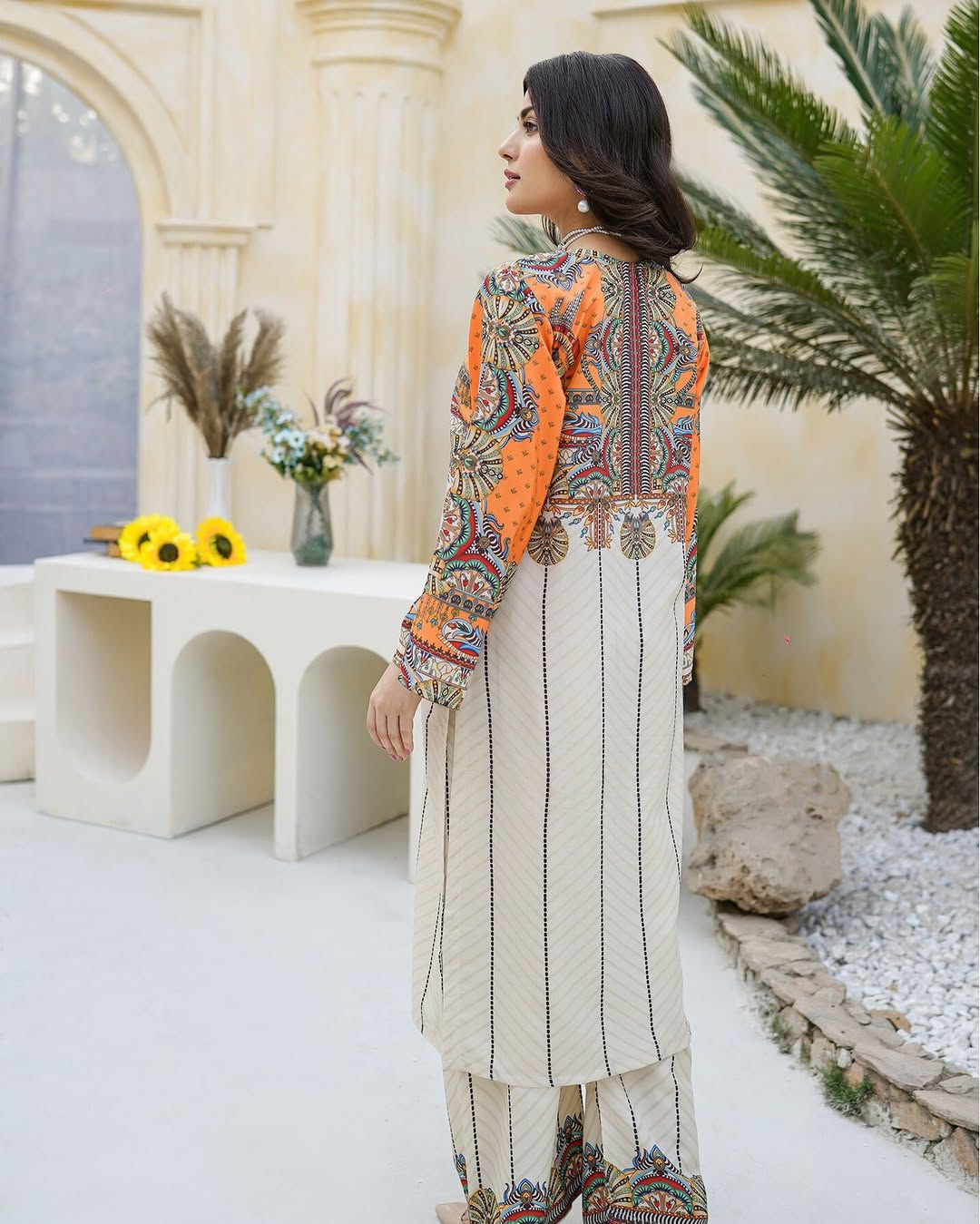 Naaz-e-Rukhsar 2-Piece Kurta & Trouser Set