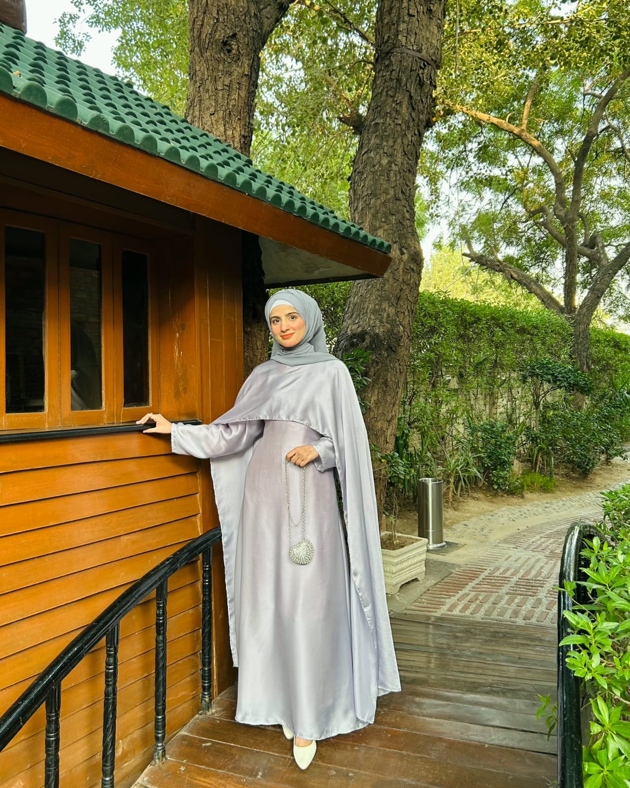 Nikhaar Maxy Abaya with Cape
