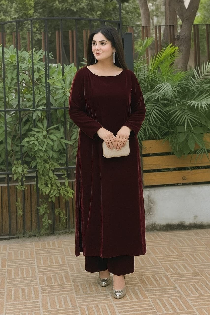 Zeenatkaar 2-Piece Velvet Kurta & Trouser