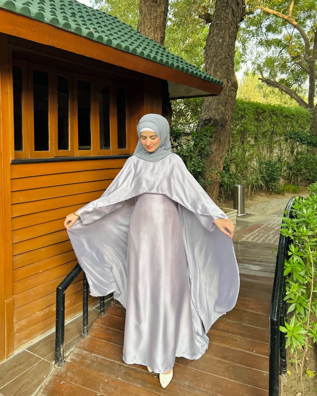 Nikhaar Maxy Abaya with Cape