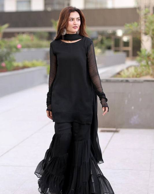 Malka-e-Husn 3-Piece Suit