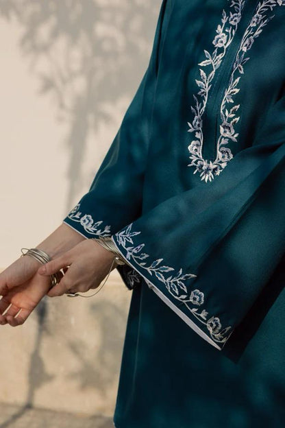 Husn-e-Zar 2-Piece Embroidered Suit