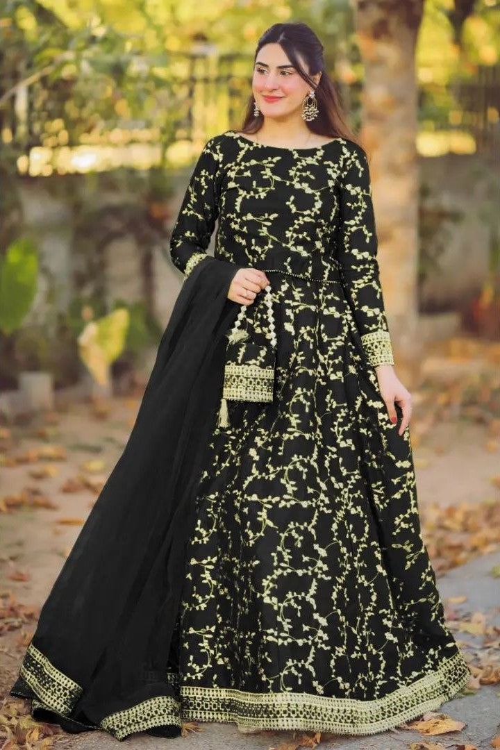 Raqs-e-Noor 3-Piece Embroidered Suit