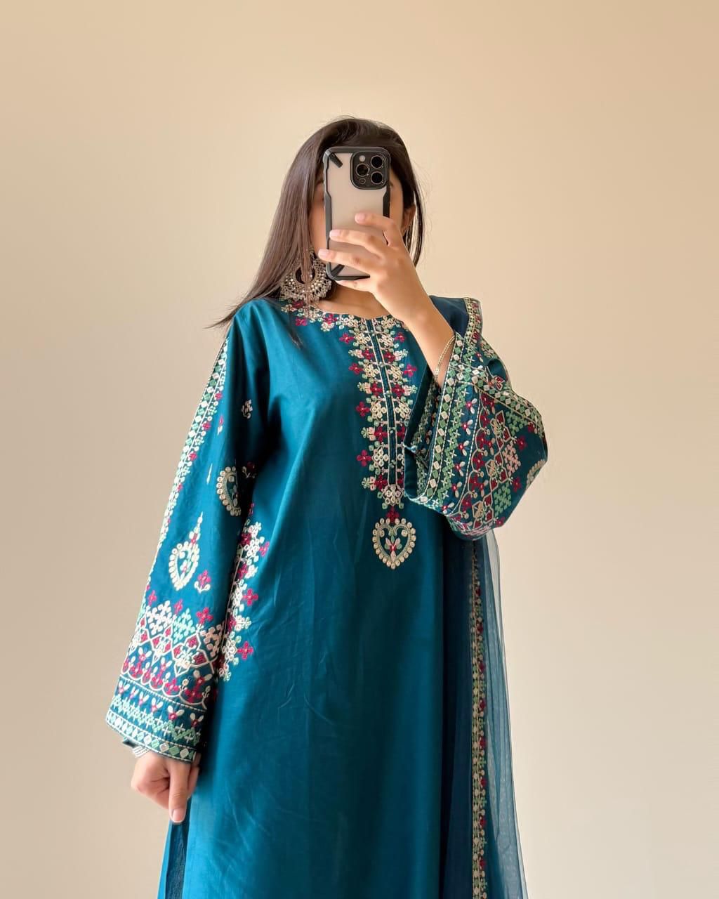 Zeenat-e-Jahan 3-Piece Embroidered Suit