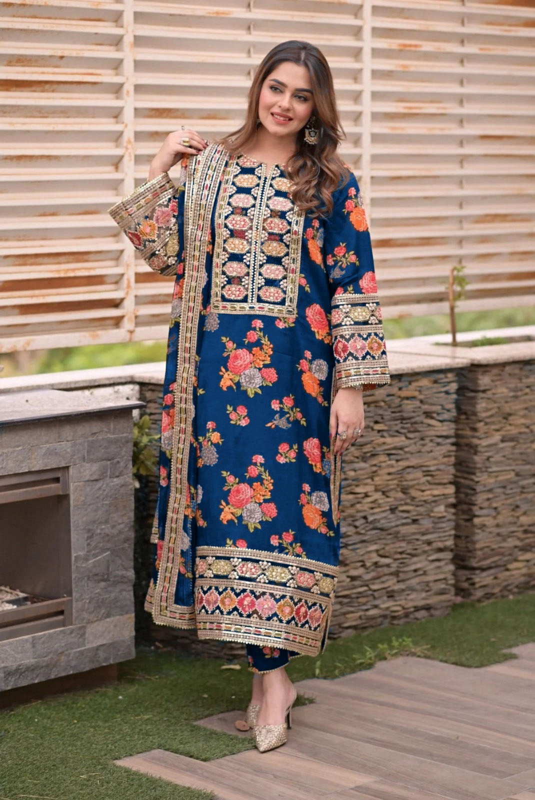 Rangzaar 3-Piece Embroidered Suit